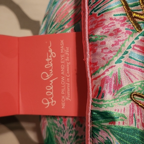 Lilly pulitzer sleep pillow and eye mask set - Picture 7 of 7